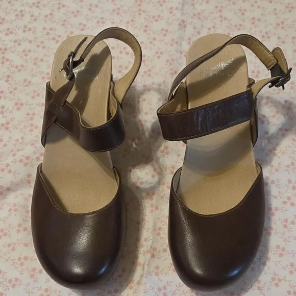 Dansko Brown Taci style Mary Jane clog shoes size 39