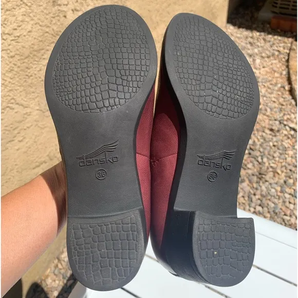 Dansko Camdyn wine color leather shoes size 5.5-6 European 36)