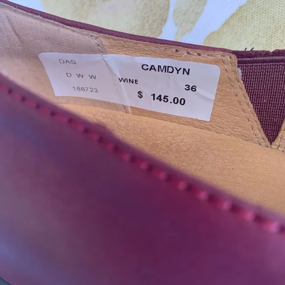 Dansko Camdyn wine color leather shoes size 5.5-6 European 36)