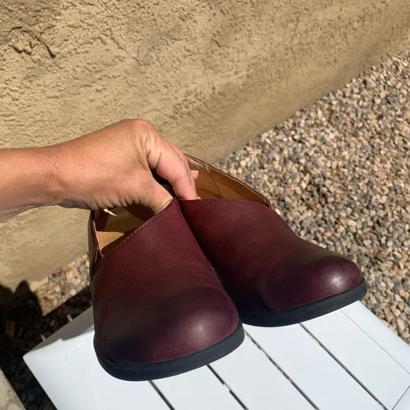 Dansko Camdyn wine color leather shoes size 5.5-6 European 36)