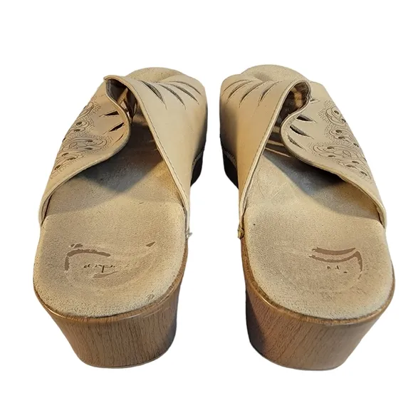 Dansko Leather Beige Lasercut Rose Detailed Cut Out Slip On Glog Sandal Shoes 41