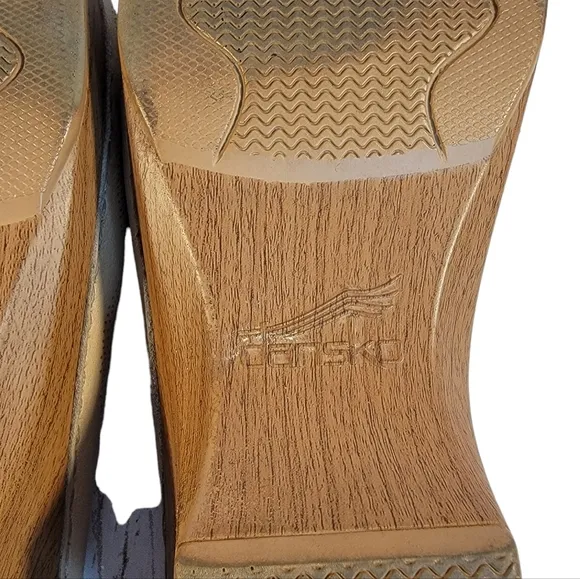 Dansko Leather Beige Lasercut Rose Detailed Cut Out Slip On Glog Sandal Shoes 41