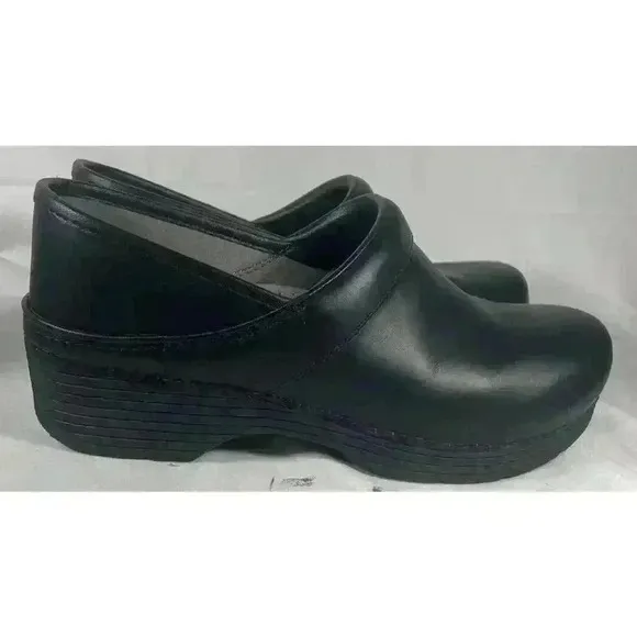 Dansko LT Pro Black Leather Clog Womens Size 39