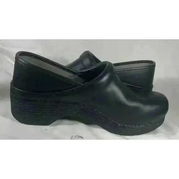 Dansko LT Pro Black Leather Clog Womens Size 39