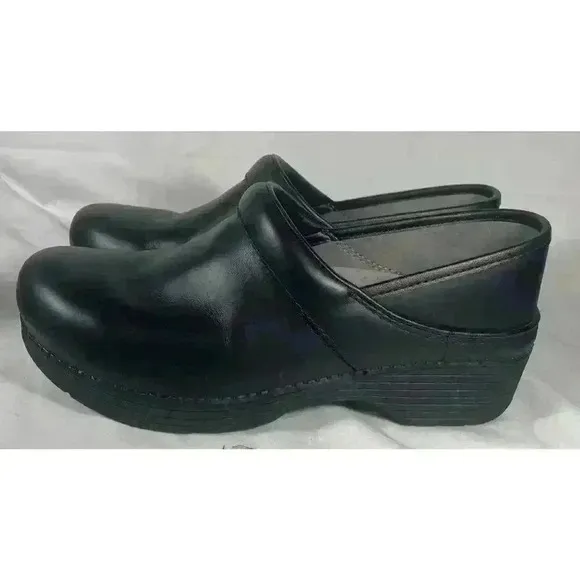 Dansko LT Pro Black Leather Clog Womens Size 39