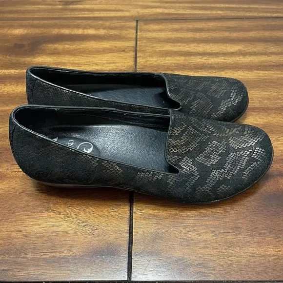 Dansko Olivia Flats Womens Size 38 US 8 Bronze Snake Slip on Leather Shoes