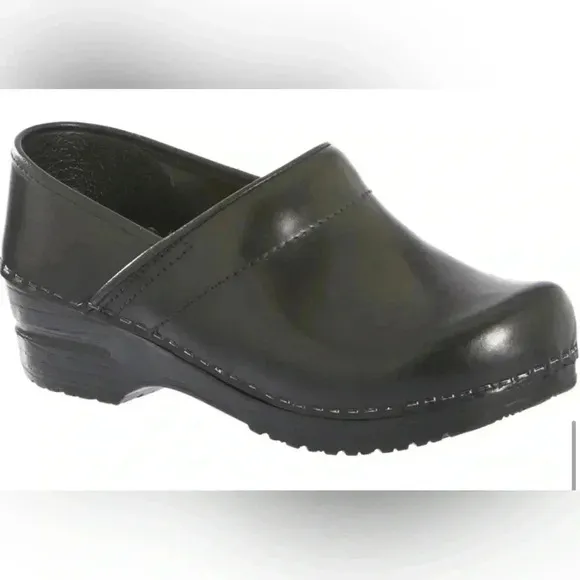 Dansko Women’s Jet Black Professional Clogs Shoes Size 41 Size 10.5-11