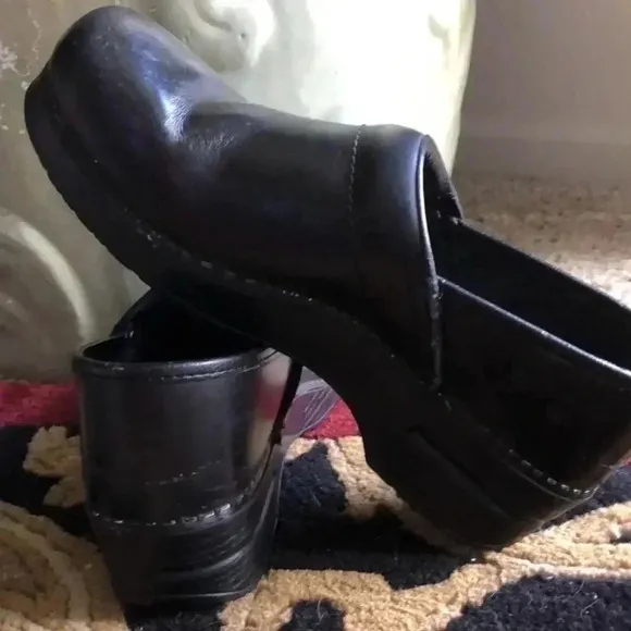 Dansko Women’s Jet Black Professional Clogs Shoes Size 41 Size 10.5-11