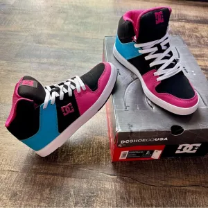 DC Shoes Cure Hi Top Youth Sneakers 5.5Y Black Blue Pink Leather Skate Shoes