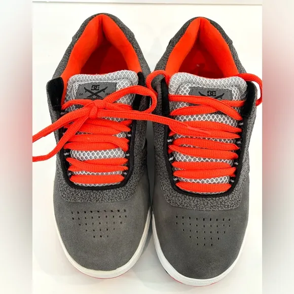 DC ~Shoes Men's Stag Low Top Leather Skate Shoes