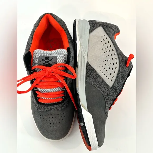 DC ~Shoes Men's Stag Low Top Leather Skate Shoes