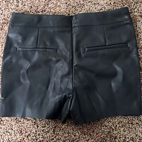 🌷DEAL 🌷Comme usa Faux Leather Shorts for Summer sz M