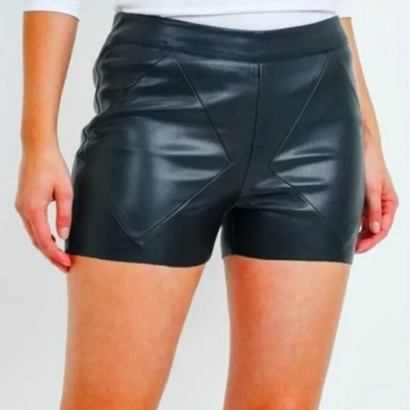 🌷DEAL 🌷Comme usa Faux Leather Shorts for Summer sz M
