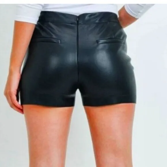 🌷DEAL 🌷Comme usa Faux Leather Shorts for Summer sz M