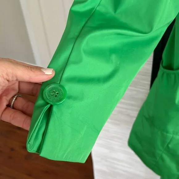 Dennis by Dennis Basso vibrant Kelly Green trenchcoat with convertible hood belt
