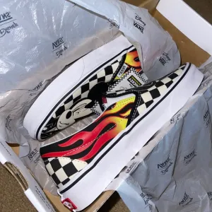Disney x Vans Slip-On 'Mickey &amp; Minnie Shoes Limted Edition NWT (7)