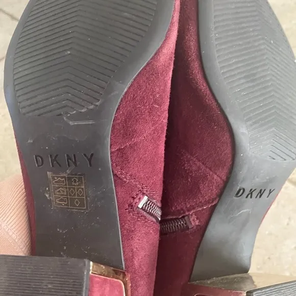 DKNY women’s PURPLE/BURGUNDY SOFT LEATHER BOOTS SZ 9