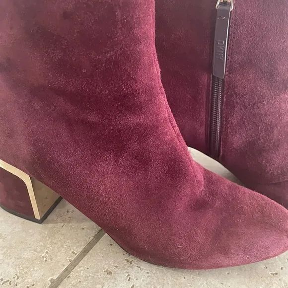 DKNY women’s PURPLE/BURGUNDY SOFT LEATHER BOOTS SZ 9