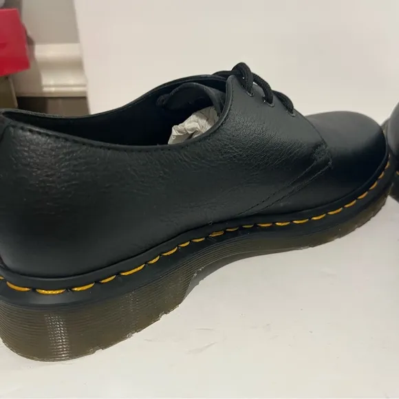 Doc Martens 24256 Virginia Leather Shoes Black Womens Size 8 39 NEW extra laces