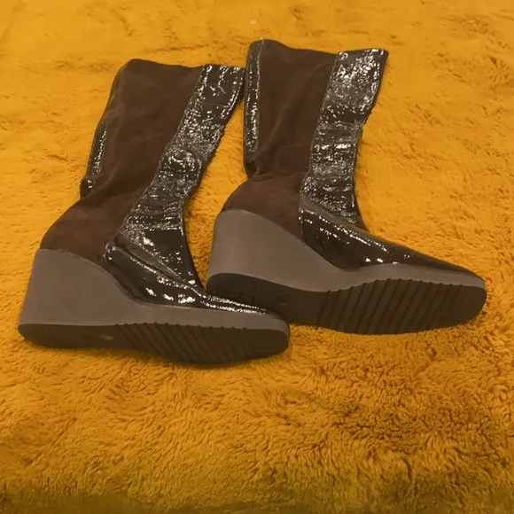 Donald J pliner brown suede and patent leather wedge boots size 7.5