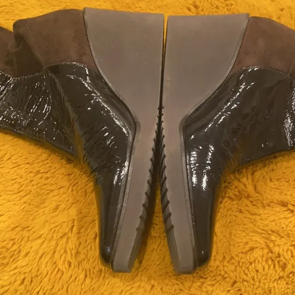 Donald J pliner brown suede and patent leather wedge boots size 7.5
