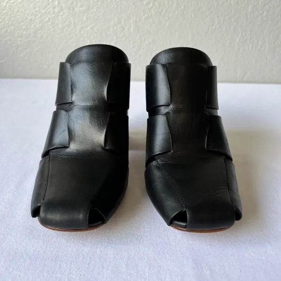 Donald J. Pliner Lilia Sz 9 woven leather mule with wooden block heel