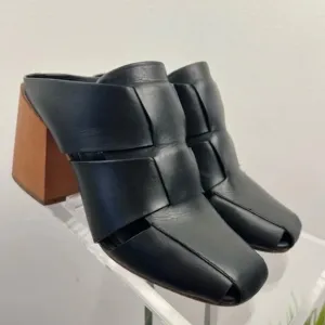 Donald J. Pliner Lilia Sz 9 woven leather mule with wooden block heel
