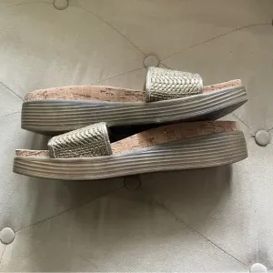 Donald Pliner Women's 10 Fifi Gold Woven Sandals
