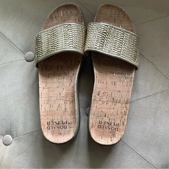 Donald Pliner Women's 10 Fifi Gold Woven Sandals