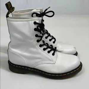 Dr. Marten White Leather Boots Size 9 Lace Up Classic Dr. Martens