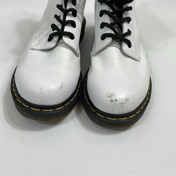 Dr. Marten White Leather Boots Size 9 Lace Up Classic Dr. Martens