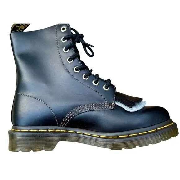 Dr. Martens 1460 Pascal AbruzzoBoots. BNWT black classic boots. Size 7.