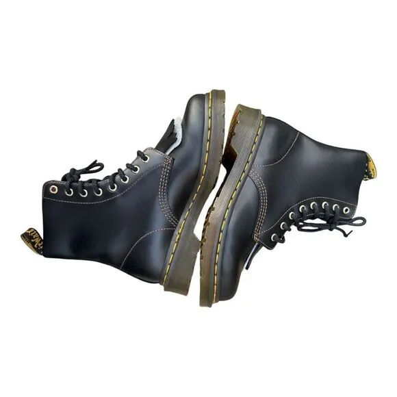Dr. Martens 1460 Pascal AbruzzoBoots. BNWT black classic boots. Size 7.