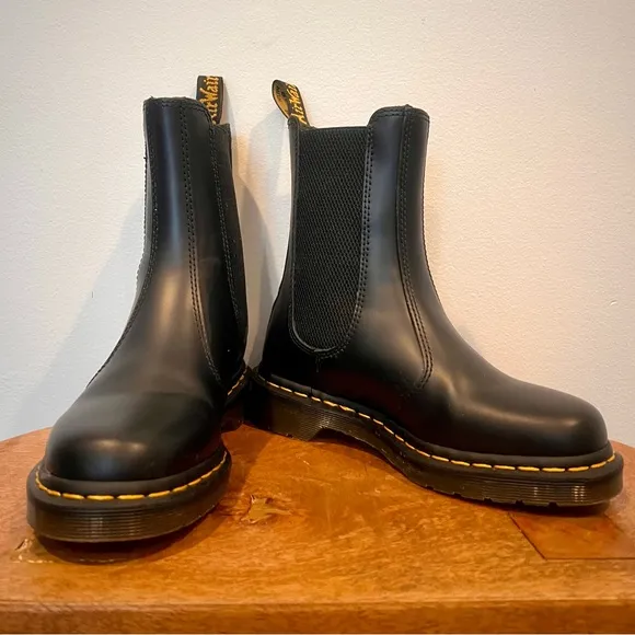 Dr Martens 2976 Hi Unisex Leather Slip On Chelsea Boot In Black Size 6.5W *NWOB*