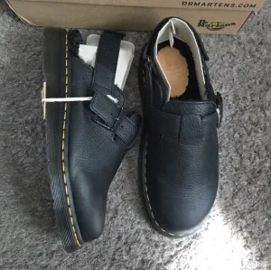 Dr. Martens Black Leather Jorge II Men Shoes Warmair with Faux Fur 012025