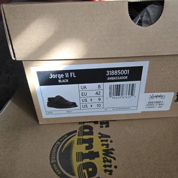 Dr. Martens Black Leather Jorge II Men Shoes Warmair with Faux Fur 012025