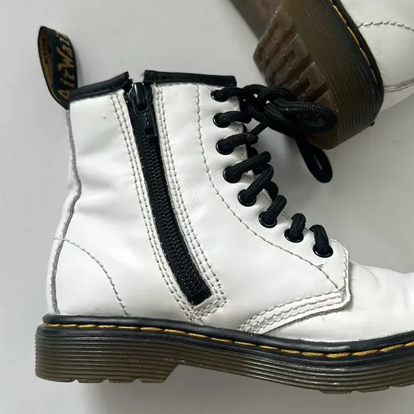 Dr. Martens Kid 1460J White combat classic boots size US11 zipper closure