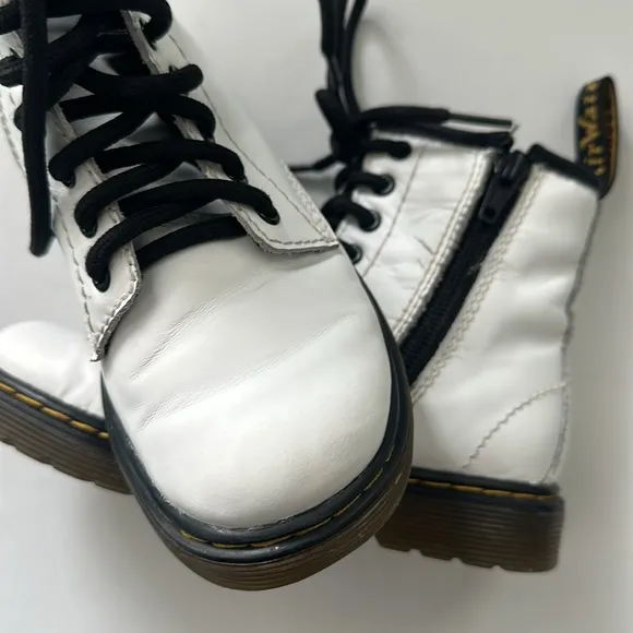 Dr. Martens Kid 1460J White combat classic boots size US11 zipper closure