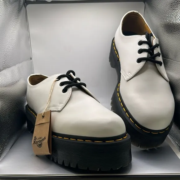 Dr Martens Ladies Size 10/Men’s 9 White Leather Quad Retro Platform Shoes NWT