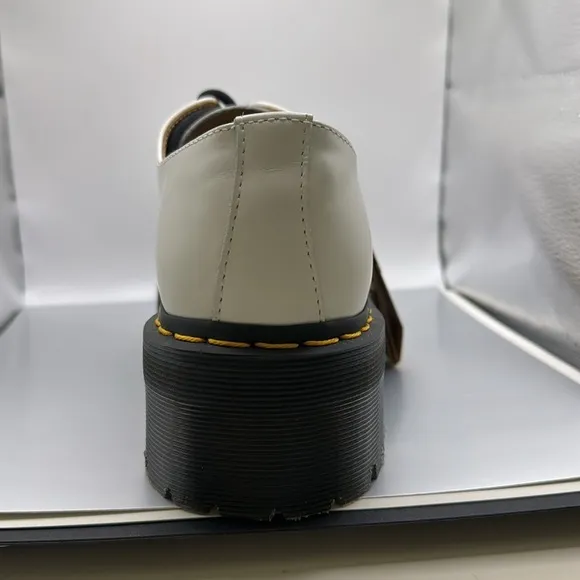 Dr Martens Ladies Size 10/Men’s 9 White Leather Quad Retro Platform Shoes NWT