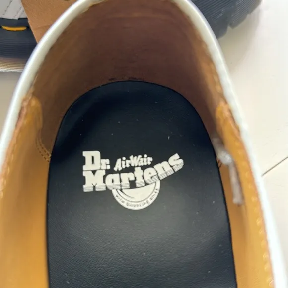 Dr Martens Ladies Size 10/Men’s 9 White Leather Quad Retro Platform Shoes NWT