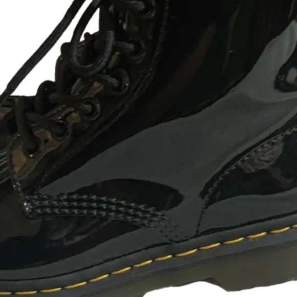 Dr. Martens Women's Classic Patent Combat Boots Size 7