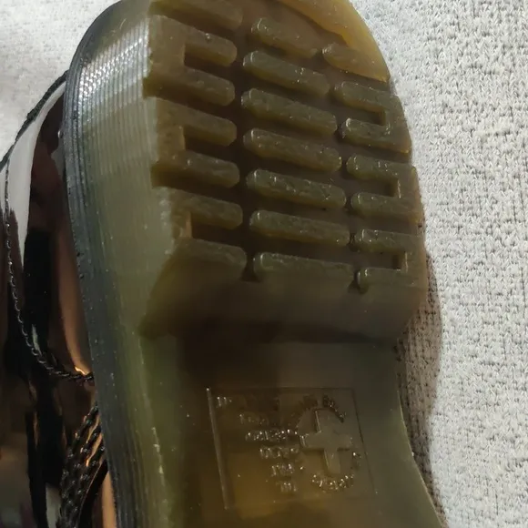 Dr. Martens Women's Classic Patent Combat Boots Size 7