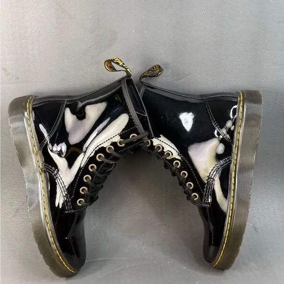 Dr. Martens Zavala Boot shoes  Women's size 6