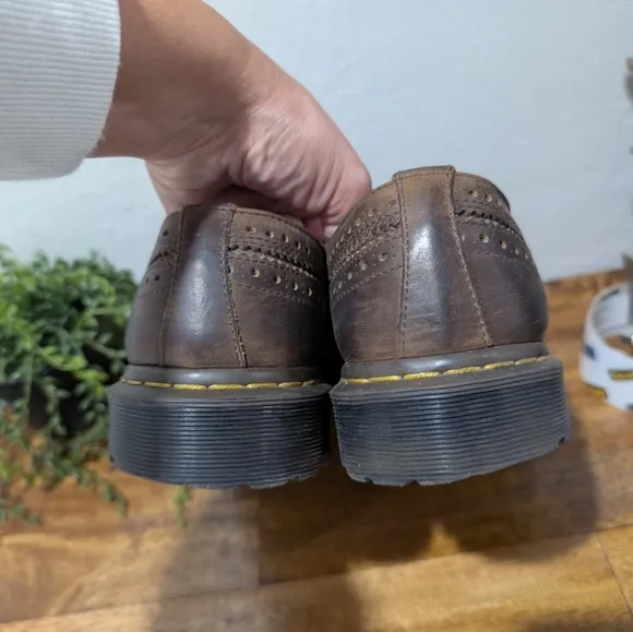 Dr Martin 3989 Yellow Stitch brown nubuck Leather Brogue Shoes size 10