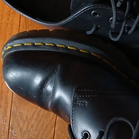 Dr Martins Size 10 Black Leather Men's Shoes