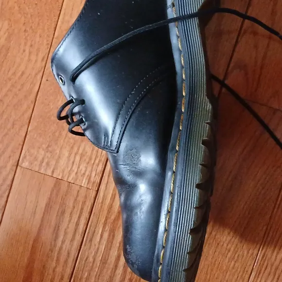 Dr Martins Size 10 Black Leather Men's Shoes
