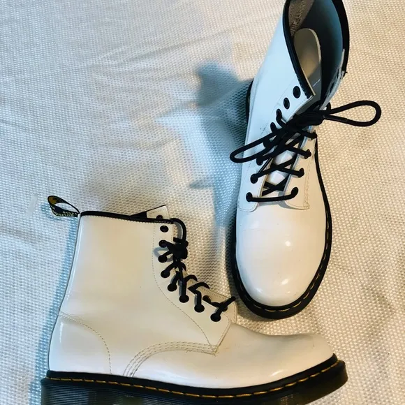 Dr.martens women White Leather Lace-Up Boots