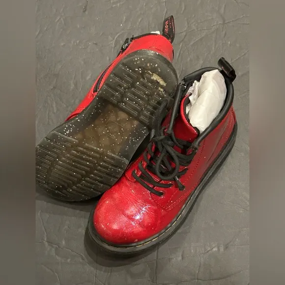 Dr.Mattens Classic Kids unisex red Boots size 13