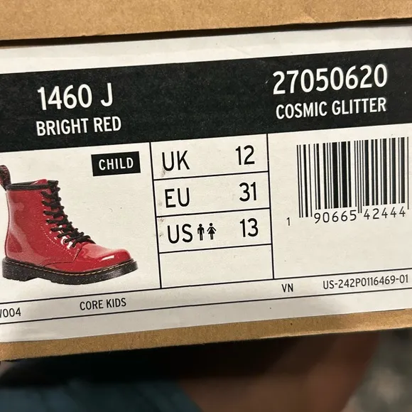 Dr.Mattens Classic Kids unisex red Boots size 13